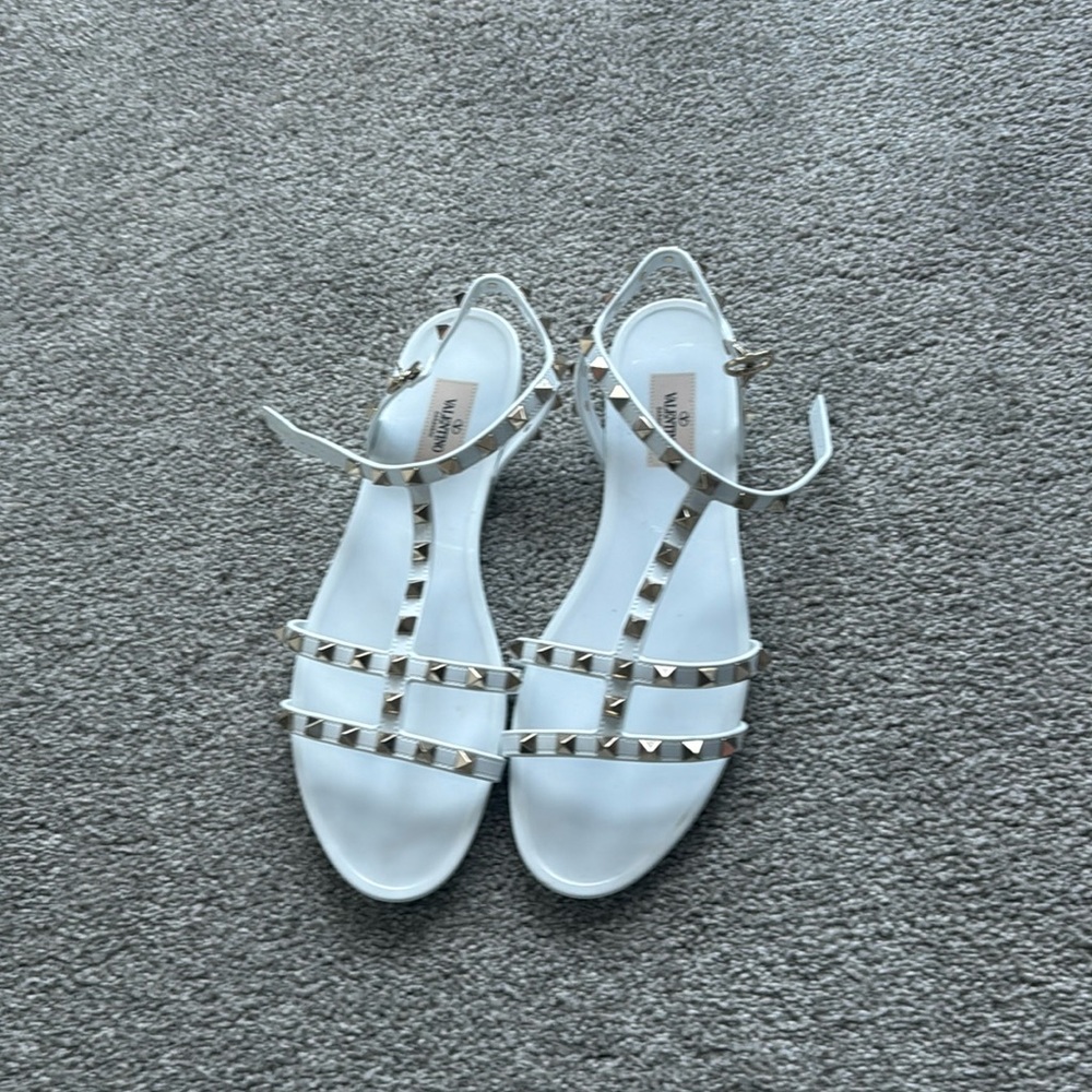 Valeninto Rockstud Sandal Flats in White